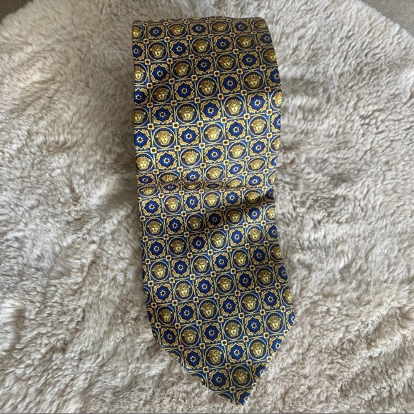 Vintage Gianni Versace Necktie 👔 Tie - Medusa Head Motif - Picture 4 of 9